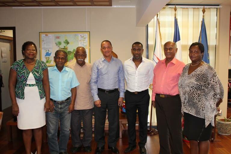 RpheAlexandre's tweet image. #Guyane Justin Catayée : rencontre hier avec ses frères et son petit fils, 100 ans Jour pour Jour après sa naissance