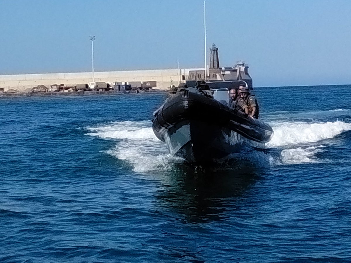 COMGEMEL_ET's tweet photo. El TERLEG1 con apoyo de la Cía de Mar (ULOG24) realiza ejercicio con equipos de tiradores de precisión embarcados. https://t.co/C4rLYJ0Hqr