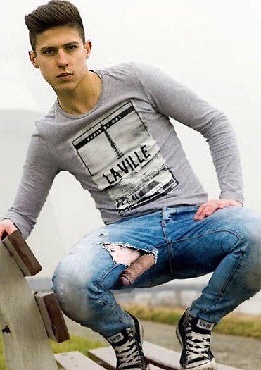 CjzKC93VAAIHkrr.jpg:large