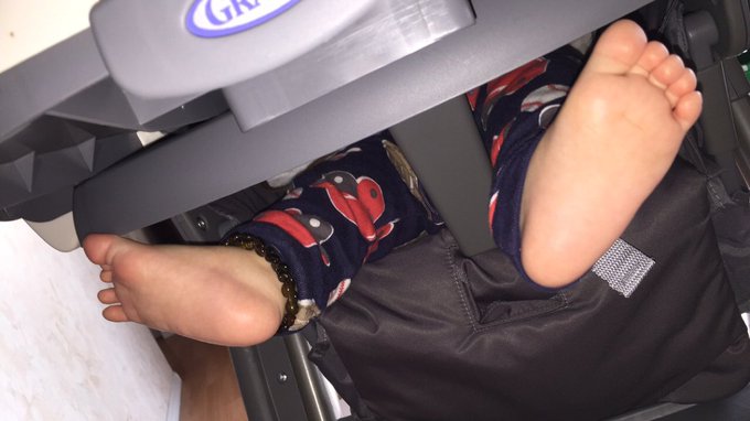 Baby Thomas John #feeties #babyfeet https://t.co/uKdbTCgflq<a href="/tag/feeties"class="tags">#feeties</a><a href="/tag/babyfeet"class="tags">#babyfeet</a>