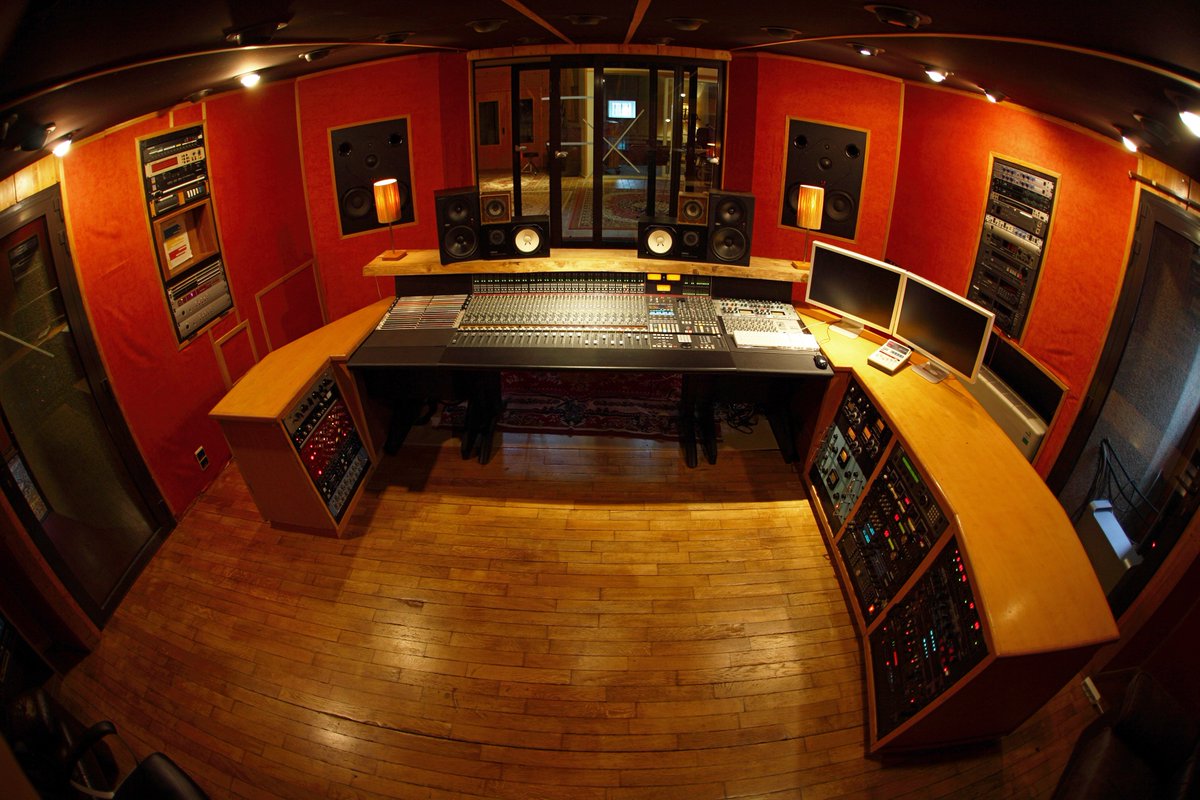 solidstatelogic's tweet image. Lovely AWS room @ GAM Recording Studio, Belgium. Find out more: bit.ly/1WQxkZe #SuperAnalogue #DeltaControl