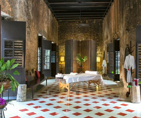 A Luxury Travel Blog tweet media