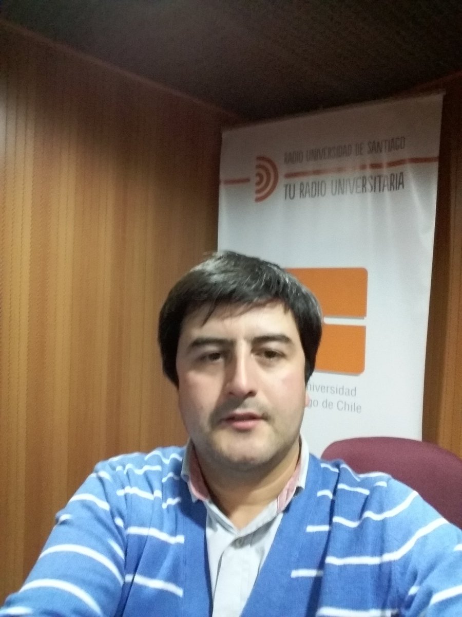 cguzmandiaz's tweet photo. Ya en @SP_UdeSantiago @radiousach 94.5 FM c @rodrigoalcainop y @JPSanhuezaT #ParoCut #Boric #Confech https://t.co/gbpedW0CGH