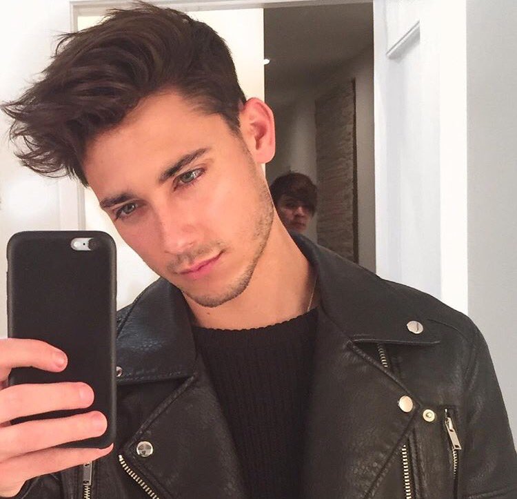 AttachedShadow's tweet image. I grew out my beard