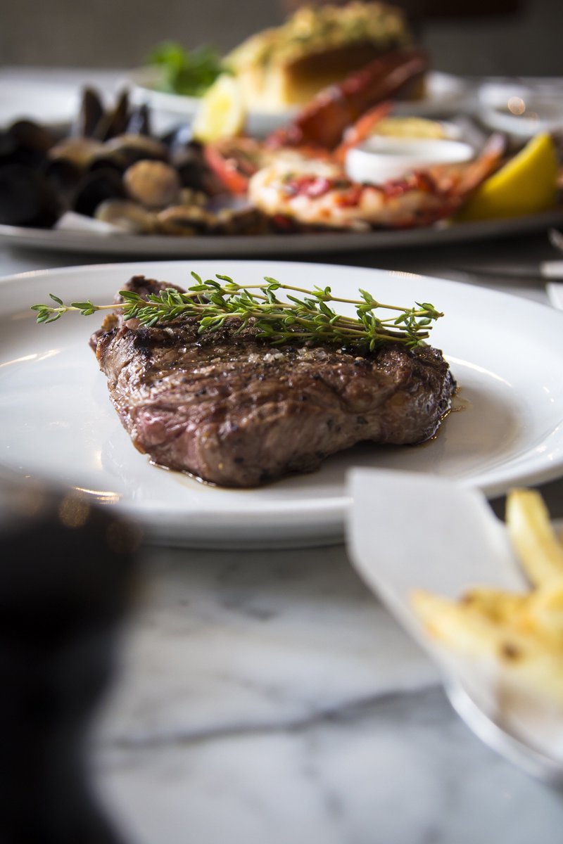 Lobster bar tweet media