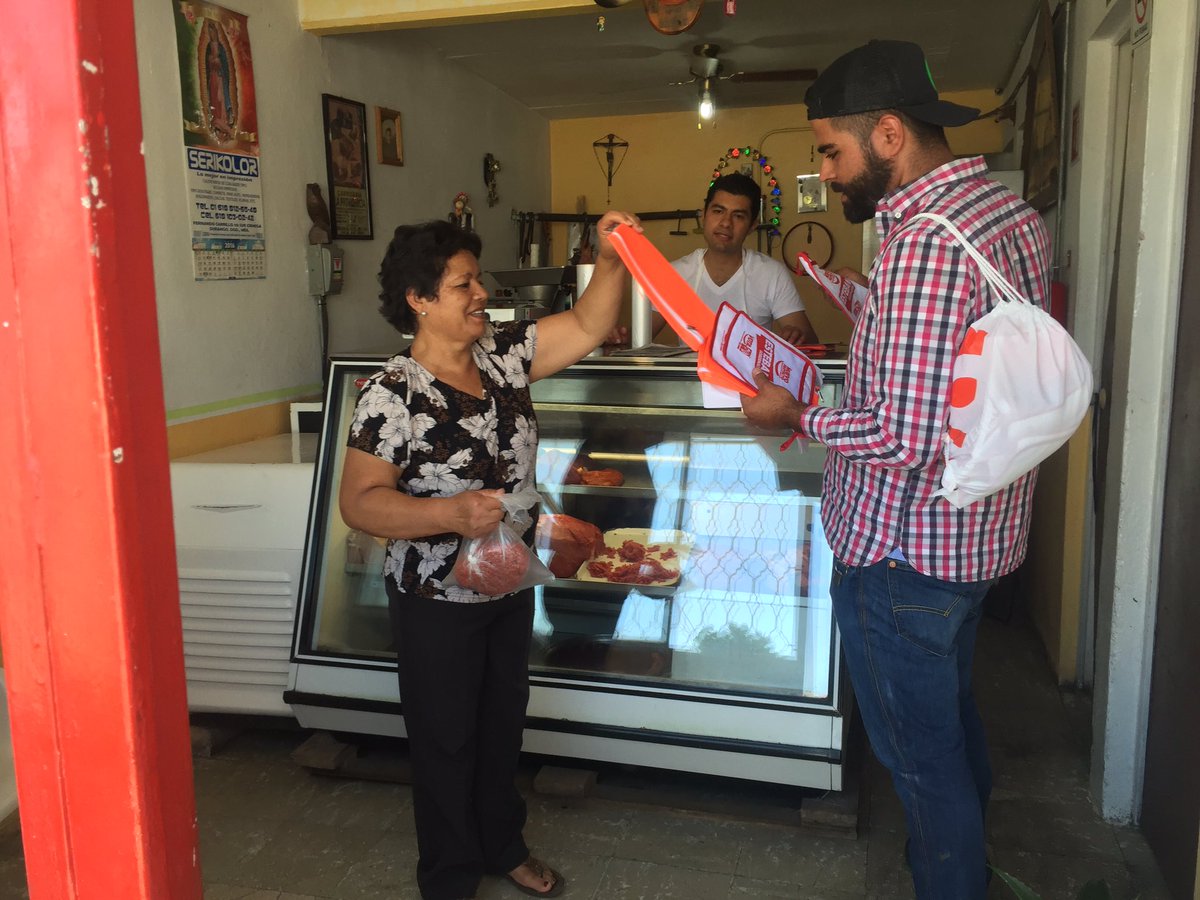 omar_menaguzman's tweet photo. En el Fidel Velázquez apoyan firmemente a nuestros candidatos @katy_mercado @EVillegasV y @manuelherrera1 #MELOPEGO https://t.co/EkiPf3k1XT