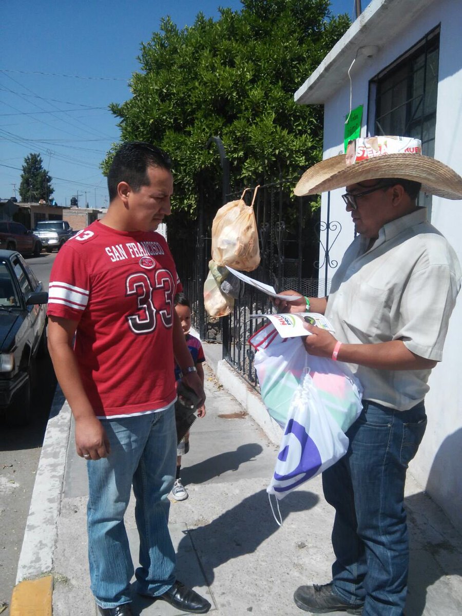 omar_menaguzman's tweet photo. En el Fidel Velázquez apoyan firmemente a nuestros candidatos @katy_mercado @EVillegasV y @manuelherrera1 #MELOPEGO https://t.co/EkiPf3k1XT