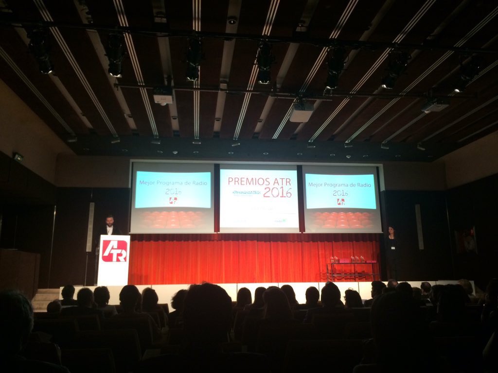Donostilandia's tweet photo. En los #premiosatr2016 #contenidos #calidad #usuarios @rne @ATR_Madrid https://t.co/UqpUGi6fMW