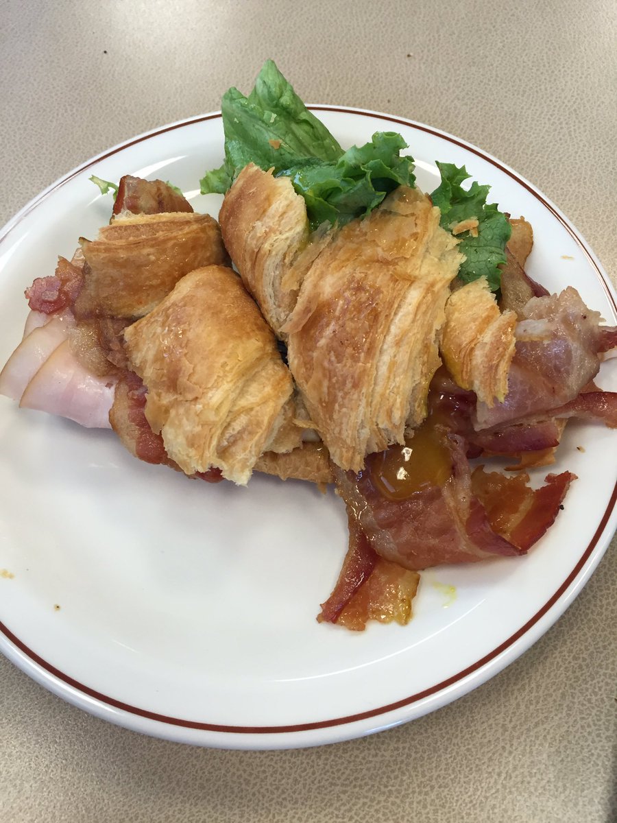 chelsdyer's tweet photo. This is what I got today when I asked for a Turkey Club on a croissant. @TimHortons. I paid 7 dollars for this. 😡 https://t.co/Hr9obHezEU