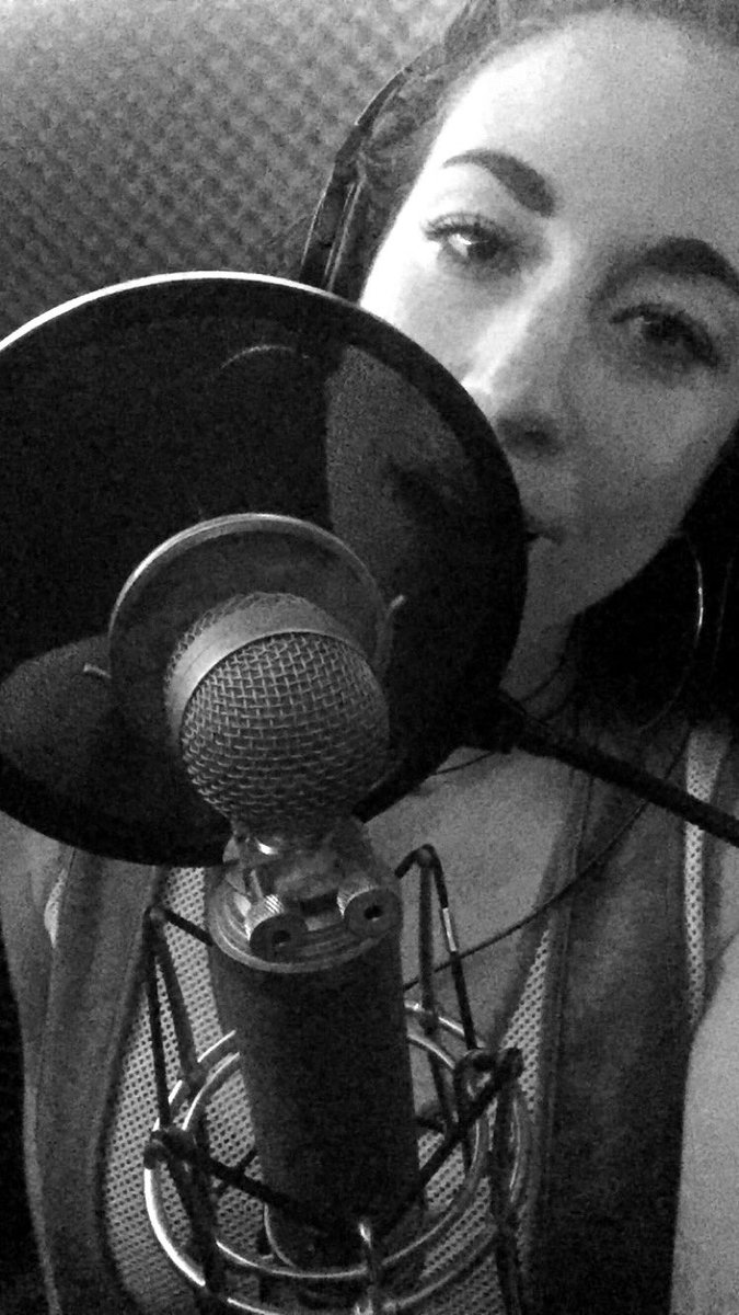 Today in the studioooo 🎶🎶
