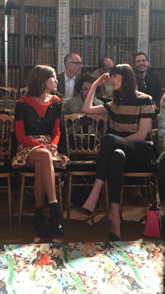 carolynasome's tweet photo. Fabulous frow-ing at #DiorCruise #BlenheimPalace https://t.co/8pYtpeulRl