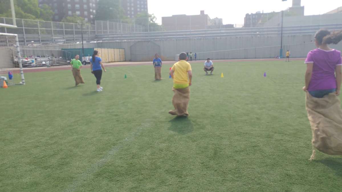 mrs_hardt's tweet photo. Field day fun! #ps1xhhp #ps1x3rd https://t.co/FmKIFuNv60