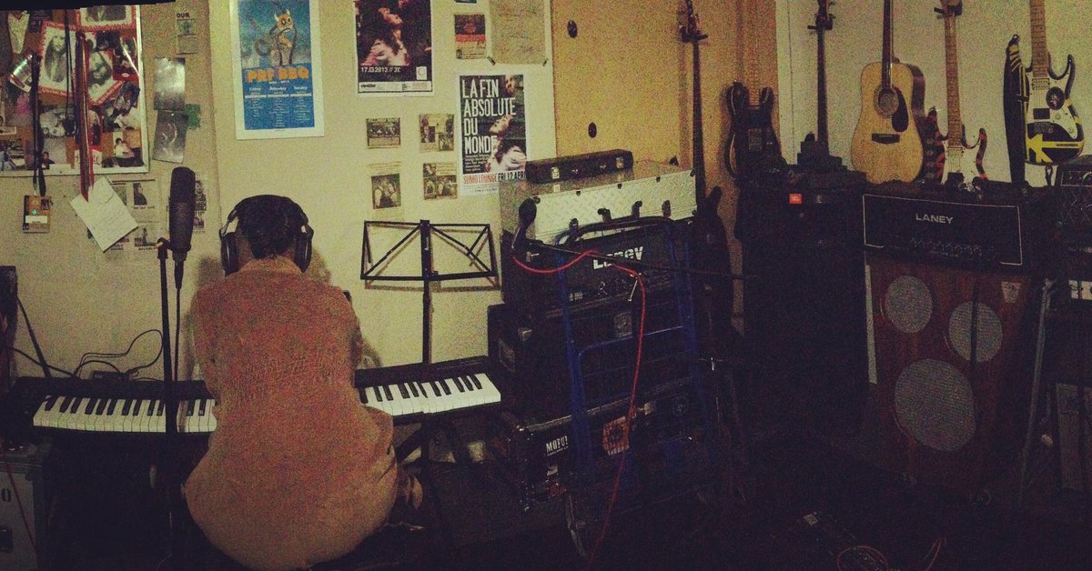 J_Myles_TIR's tweet photo. Late night recording session. #homerecording #LFADM https://t.co/e0lACjSVj4