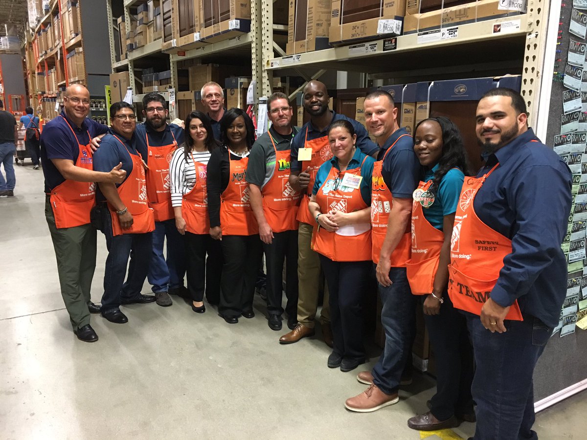 District266's tweet photo. The Mighty Calle Ocho 277. @DJJKsanchez @daria_perez https://t.co/8ruBVGA8jG