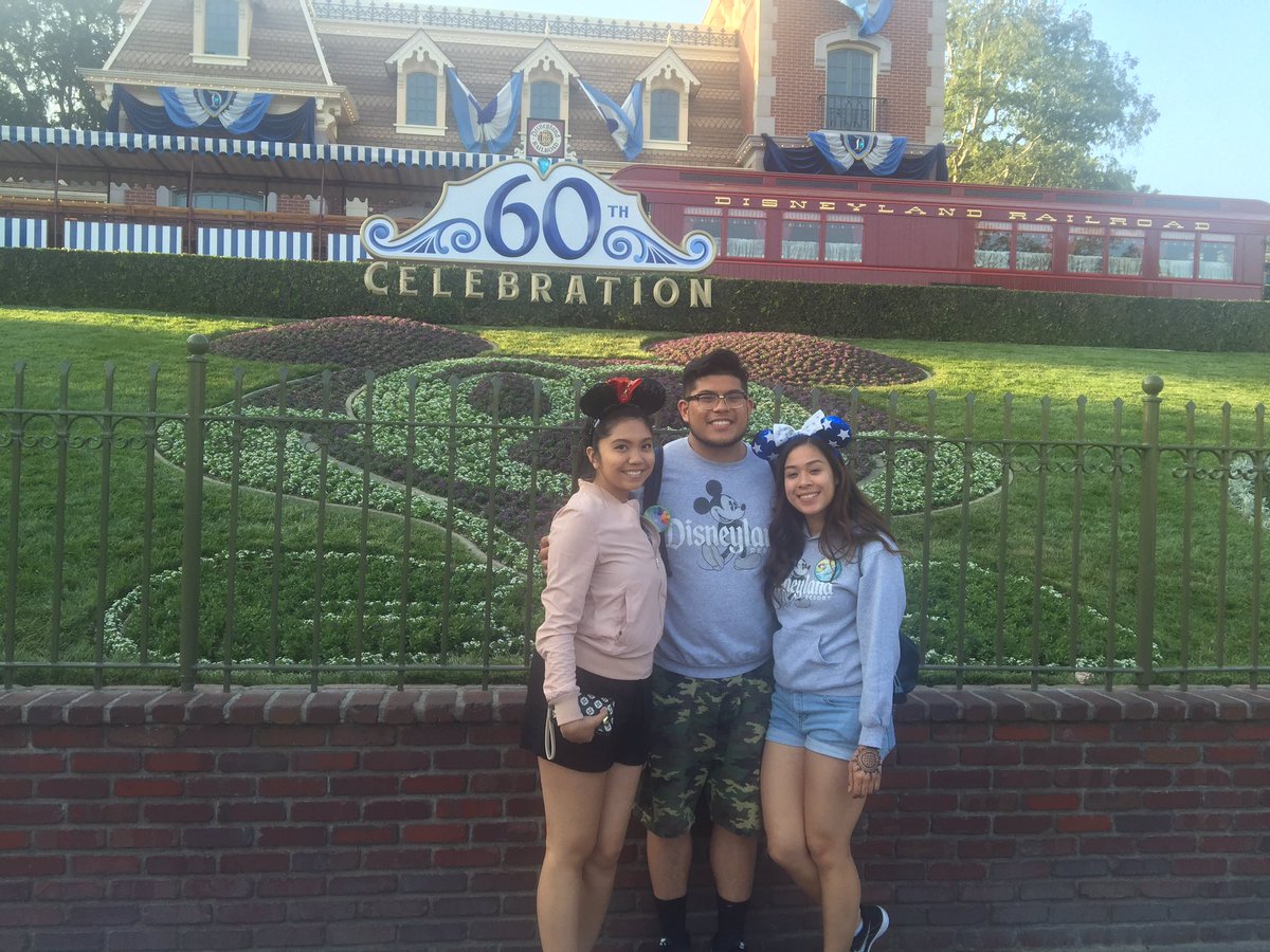 PartyArdi's tweet photo. May 2016: A beginning to my new chapter in life. #APASAFam forever. #OMGSMC #Disneyland #AOTB #StayGassin #Blessed https://t.co/pBGcbpZhdT