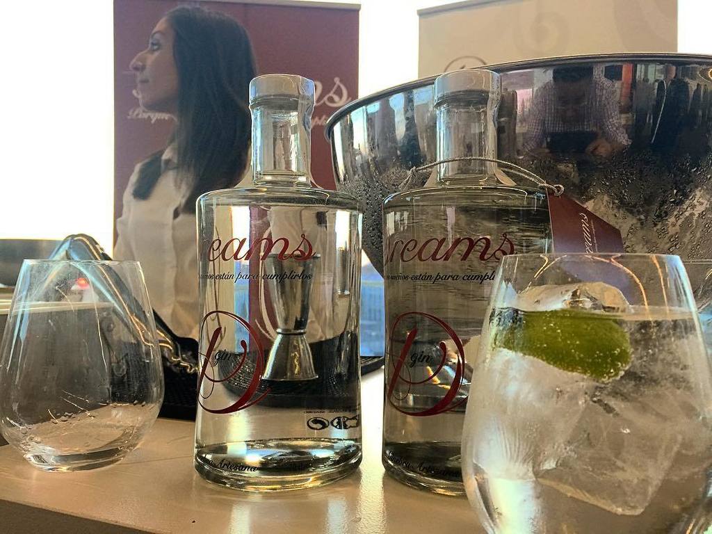 Momentazo de la nueva ginebra #dreams presenteado En #Valencia