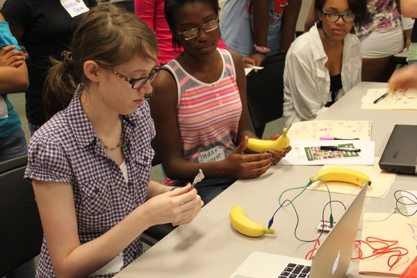 Stemettes's tweet image. Making the Grade: @cobblibrary offer girls summer #STEM curriculum buff.ly/1VsOZVV #girlsinSTEM