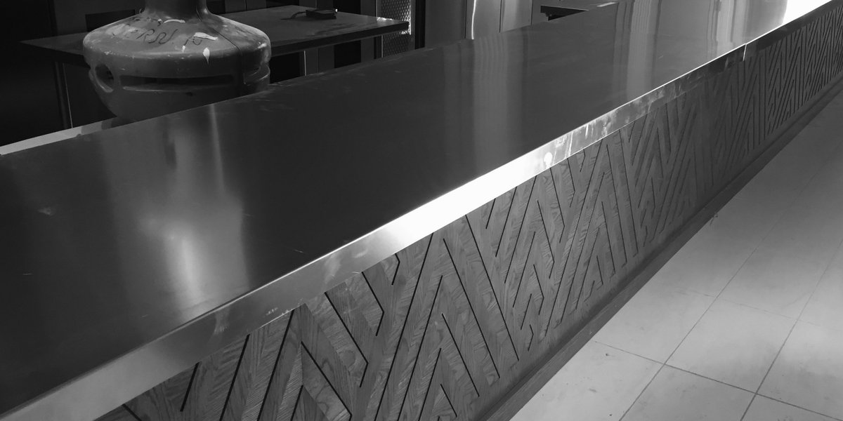 LineboxStudio's tweet image. Custom 60 foot #CNC bar going in at @dineriviera! #SparksStreet