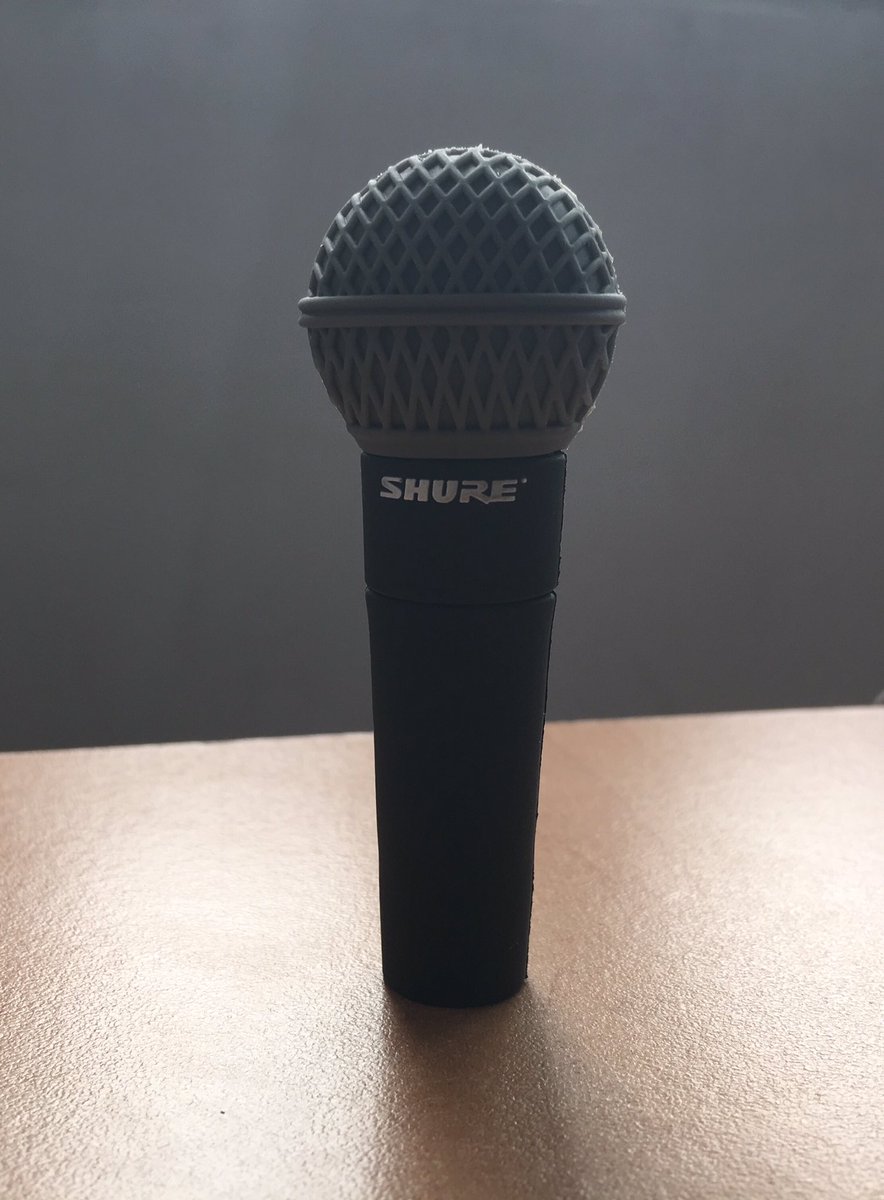 jlpmix's tweet photo. My usb de 8 gb https://t.co/1VZNmY4E6Q