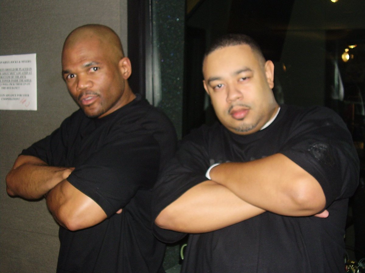 RobGTheGeneral's tweet photo. Happy 52nd to @THEKINGDMC gotta #RUNDMC #boomBreak coming up at 2:30p. https://t.co/mkeDSkFLWm