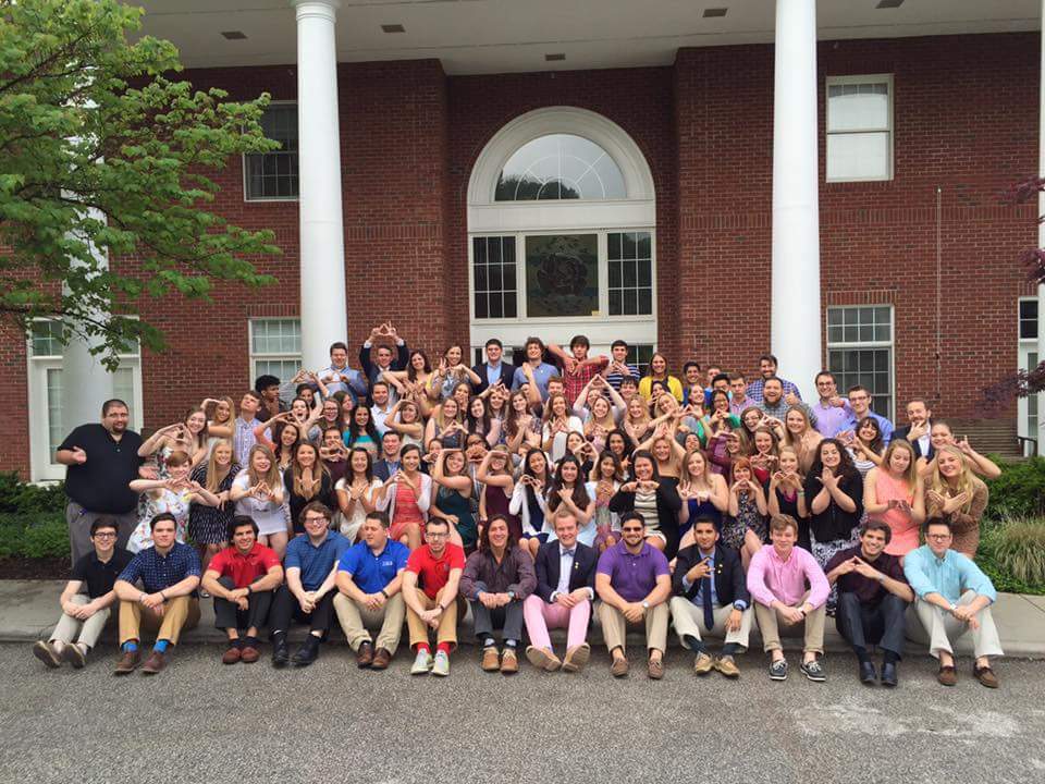 DeltaUpsilonJMU's tweet image. Brother Max got a chance to graduate #UIFI2016 recently! Can you spot him in this photo? #ΔΥ #lambdaalpha