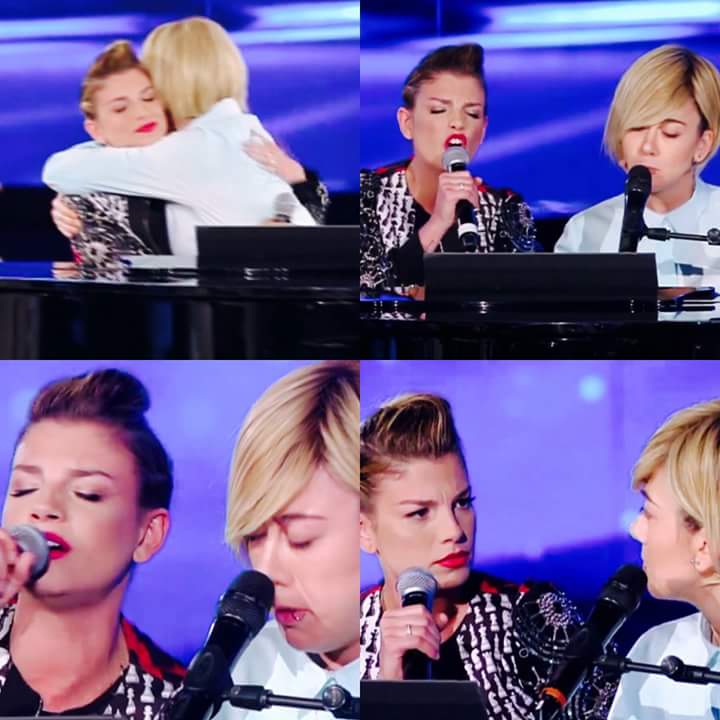 Gabriella_m20's tweet photo. #ricordi #amici2015 @capuecore @MarroneEmma ha detto #noallachiusezza #piuapertume 😂😂 Le migliori artiste in 1 foto! https://t.co/7TxAQCSmwm