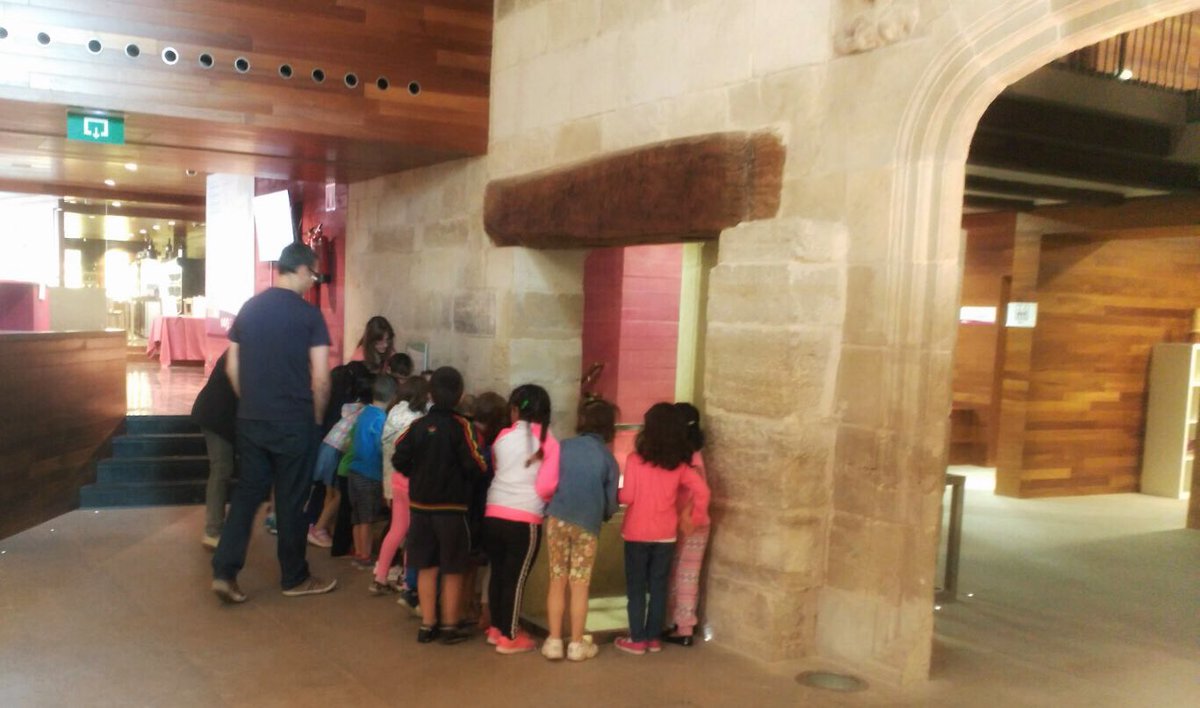 Nos siguen visitando colegios. Hoy, los niños de 3o Infantil de #NavarreteElMudo #Logroño #colegiosenelCCR
