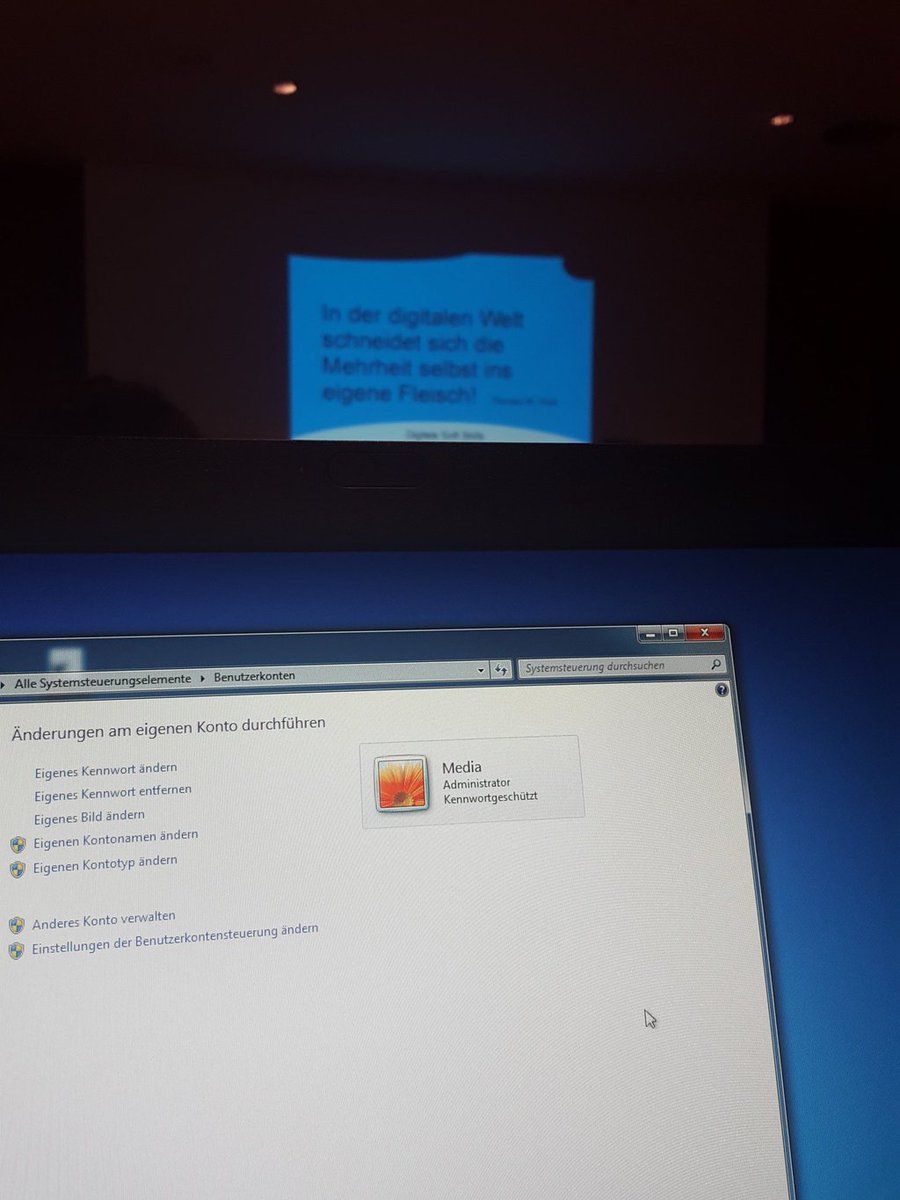 Bojenkommandant's tweet photo. #Adminrechte auf den Rechnern der #tools16 - gleich mal einen Keylogger installieren. https://t.co/Kpqx9BflI5