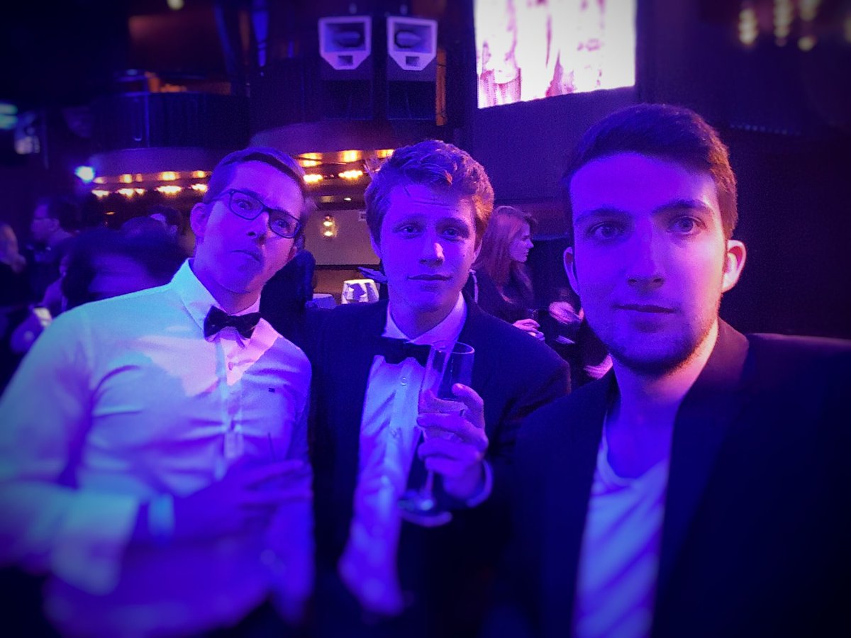 jaxel_r's tweet photo. Ambiance à la Refn hier au Pavillon Champs Élysée avec @huglec et @MoizantVictor ! #CEFF2016 https://t.co/ITprwg3QMZ