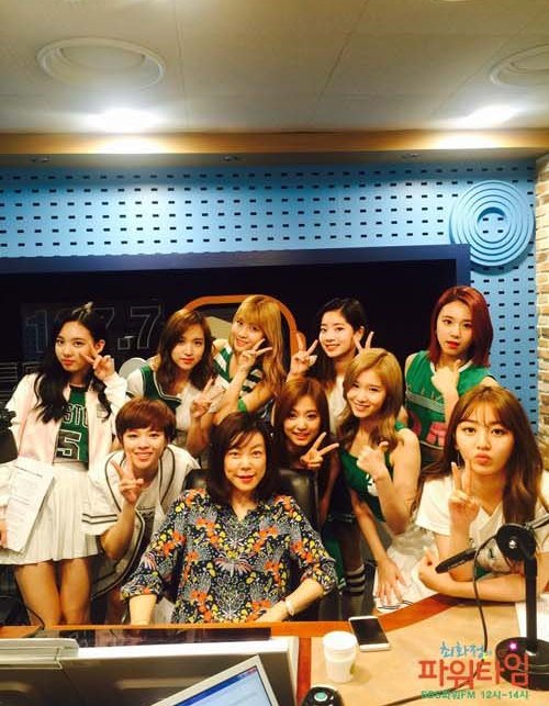 [PIC] 160613 #TWICE at SBS Power Time radio (1)
wizard2.sbs.co.kr/w3/template/tp…