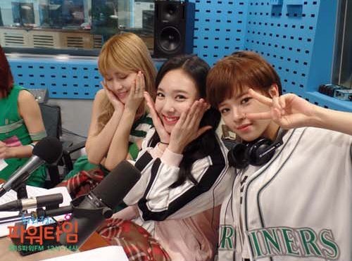 [PIC] 160613 #TWICE at SBS Power Time radio (2)
wizard2.sbs.co.kr/w3/template/tp…