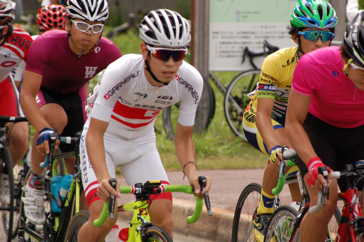 京都産業大学体育会自転車競技部 En Twitter 中井路雅 4年 の日本チャンピオンジャージ 京都産業大学バージョン着用でのレースは先日の個人戦ロードが最後でした 来月の全日本選手権で新しいチャンピオンが誕生します 京都産業大学体育会自転車競技部 En Twitter 中井路雅 4年 の日本チャンピオンジャージ 京都産業大学バージョン着用でのレースは先日の個人戦ロードが最後でした 来月の全日本選手権で新しいチャンピオンが誕生します