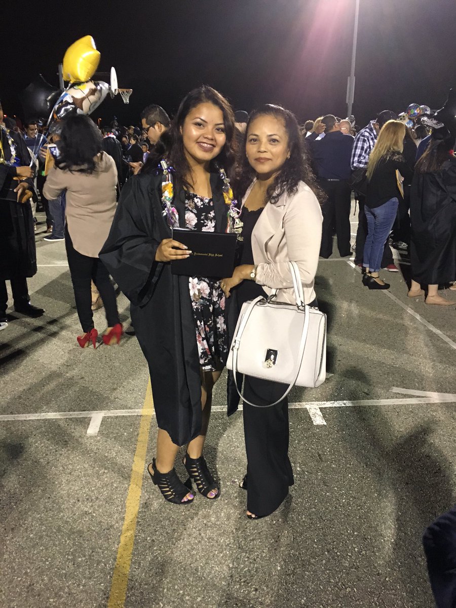 xo_alvinez's tweet image. One chapter closes another begins #class2k16 #wemadeit 🎓🐒