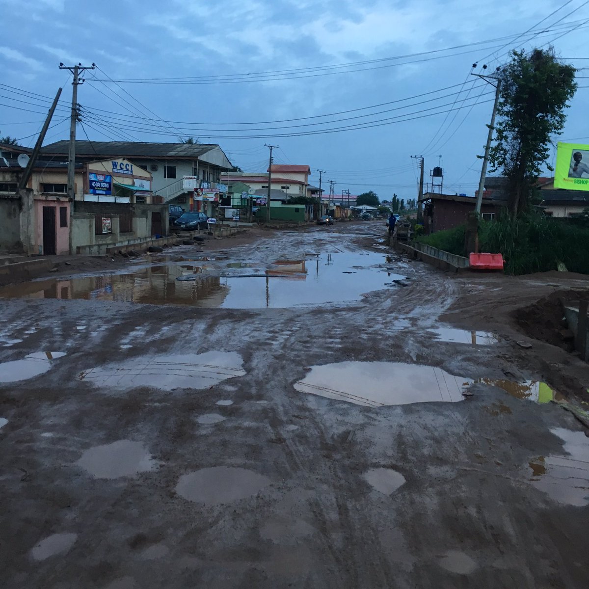 RedRoofCity's tweet photo. @AAAjimobi Sir! I am told this is the new standard of road construction in Ibadan. https://t.co/2bR04CHrM2
