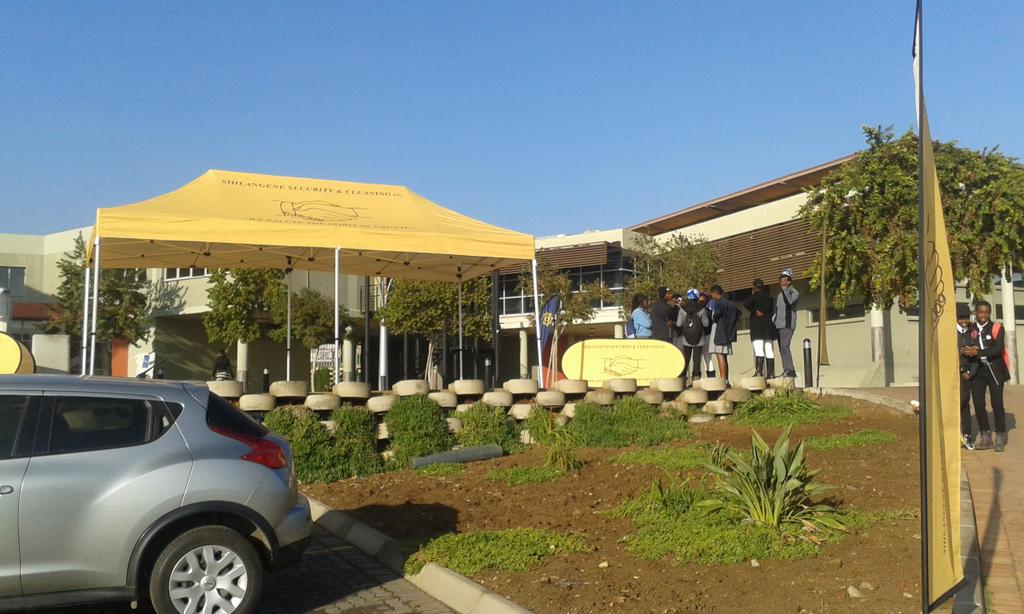 sihlangene_'s tweet photo. #EducationIsKey
Education awareness at #CosmoCityMultiPurpose  in partner with @JMPDSafety  @SAPoliceService https://t.co/suohi2cTH8