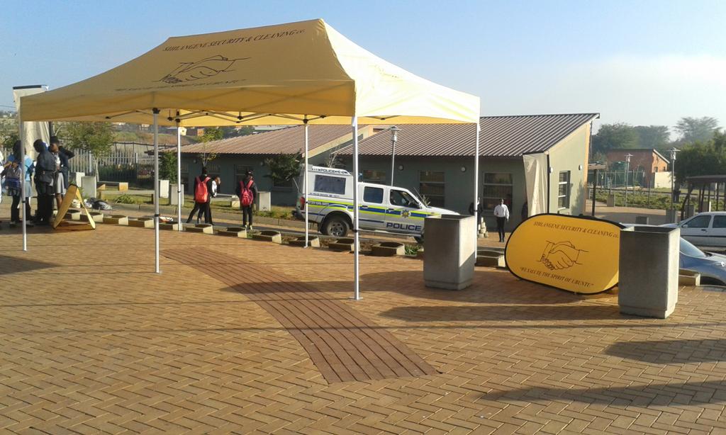 sihlangene_'s tweet photo. #EducationIsKey
Education awareness at #CosmoCityMultiPurpose  in partner with @JMPDSafety  @SAPoliceService https://t.co/suohi2cTH8