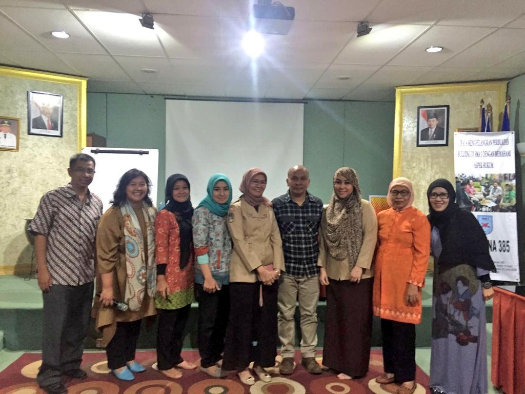 maman1965's tweet photo. Berbagi cerita ttg penulisan dan jurnalistik di SMA 3 Setiabufi, Jakarta. @penerbitkpg https://t.co/uljuFTfq2k