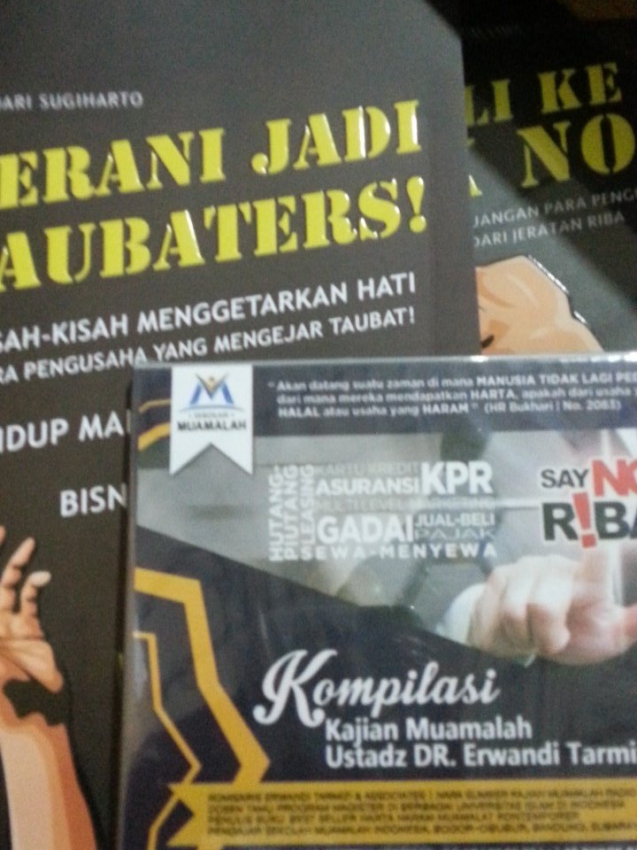 fossil_jakarta's tweet image. Baru dateng nih buku&amp;amp; dvd..isine vulgar tenan mas...jadi inget dulu masa2 ikutin seminar mas @Saptuari thn 2012-13..