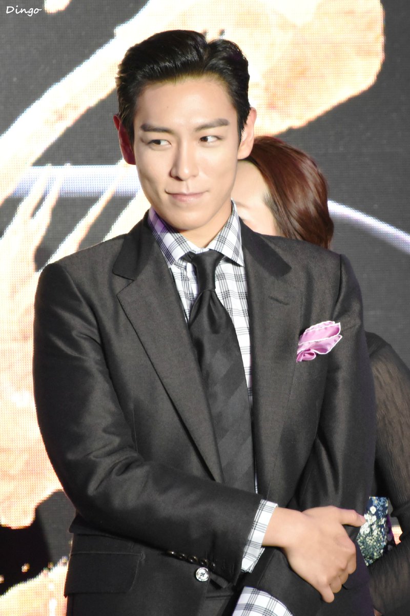 TOP_oftheTOP's tweet photo. [HQ] T.O.P #OutOfControl Press Conference from Shanghai #최승현 #탑 cr Dingo就是我 https://t.co/JWjja5YmZD