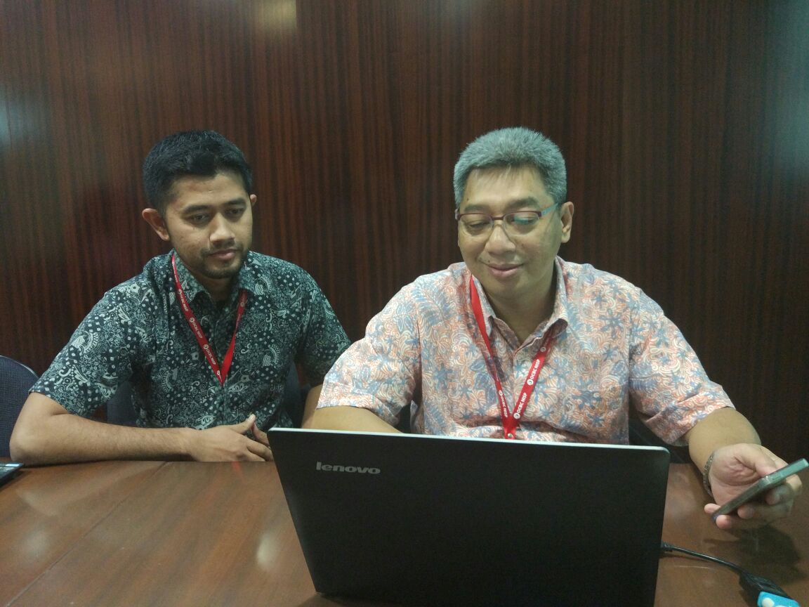 OCBC_Indonesia's tweet photo. Saat ini Pak @Rachmadikoko sudah memulai menjawab pertanyaan zakat dari, Partners. #askocbcnisp https://t.co/uWzK0OaAtB