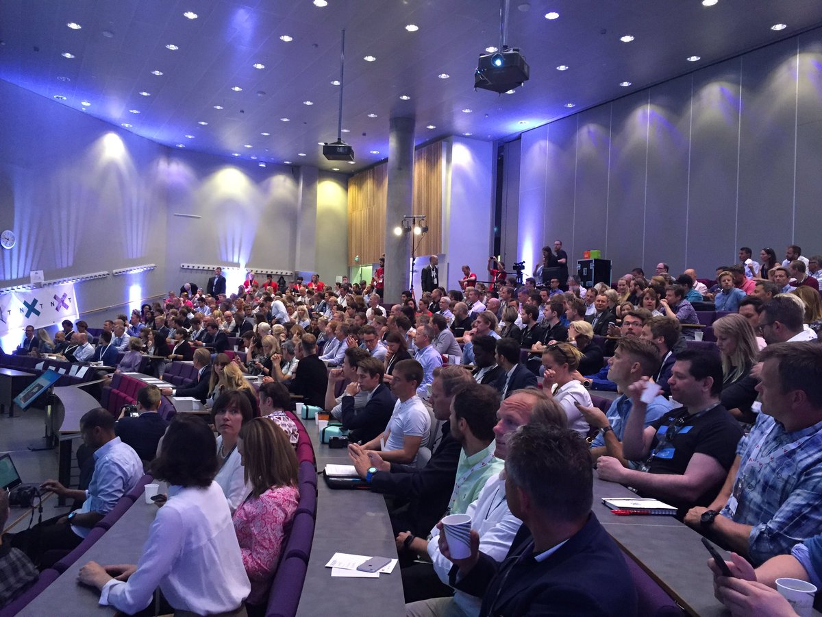 RoaldBrekkhus's tweet photo. 300 entrepreneurs ready to rock the #startupextreme conference! https://t.co/iBOcNxHuC9