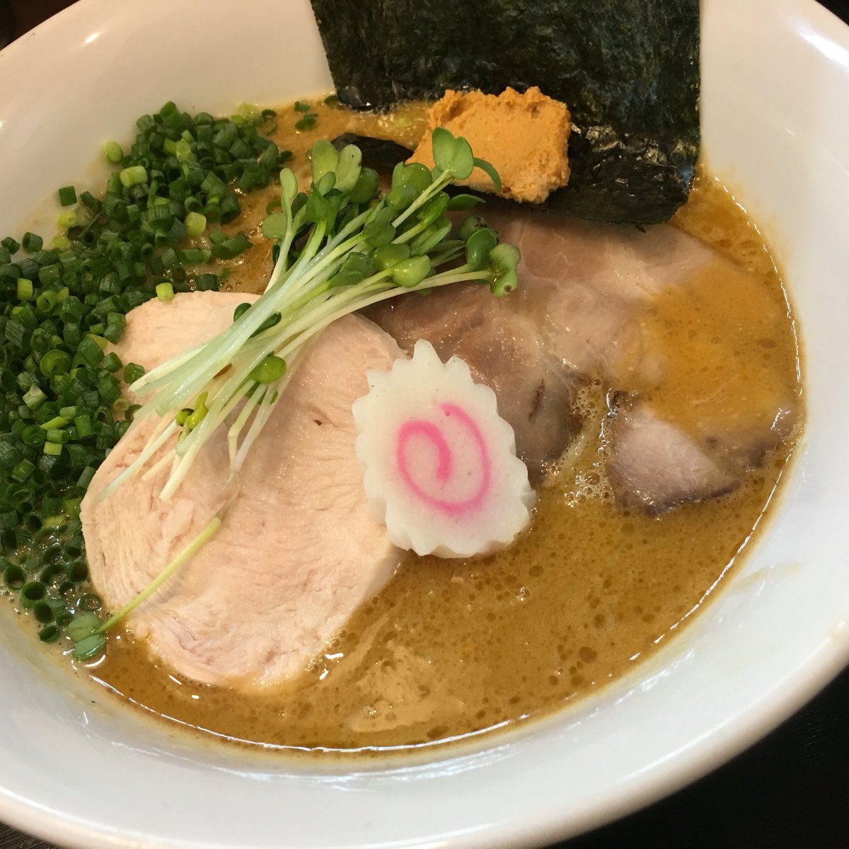 charlemagne1024's tweet photo. お世話になります
似星@中村橋です
遅くなりましたが
本日18時〜の限定はこちらです！
鶏白湯にあん肝を合わした
『あん肝白湯ラーメン』
65食 850円
あさりの炊き込み飯付き 1050円

よろしくお願いいたします！ https://t.co/RdNGSvk2UU