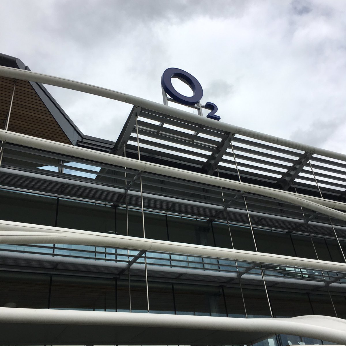 ThurmastonGuru's tweet image. Sadly #o2thurmaston is minus a Guru for a few days! Training at @O2 in Slough. Impressive place! #guruontour