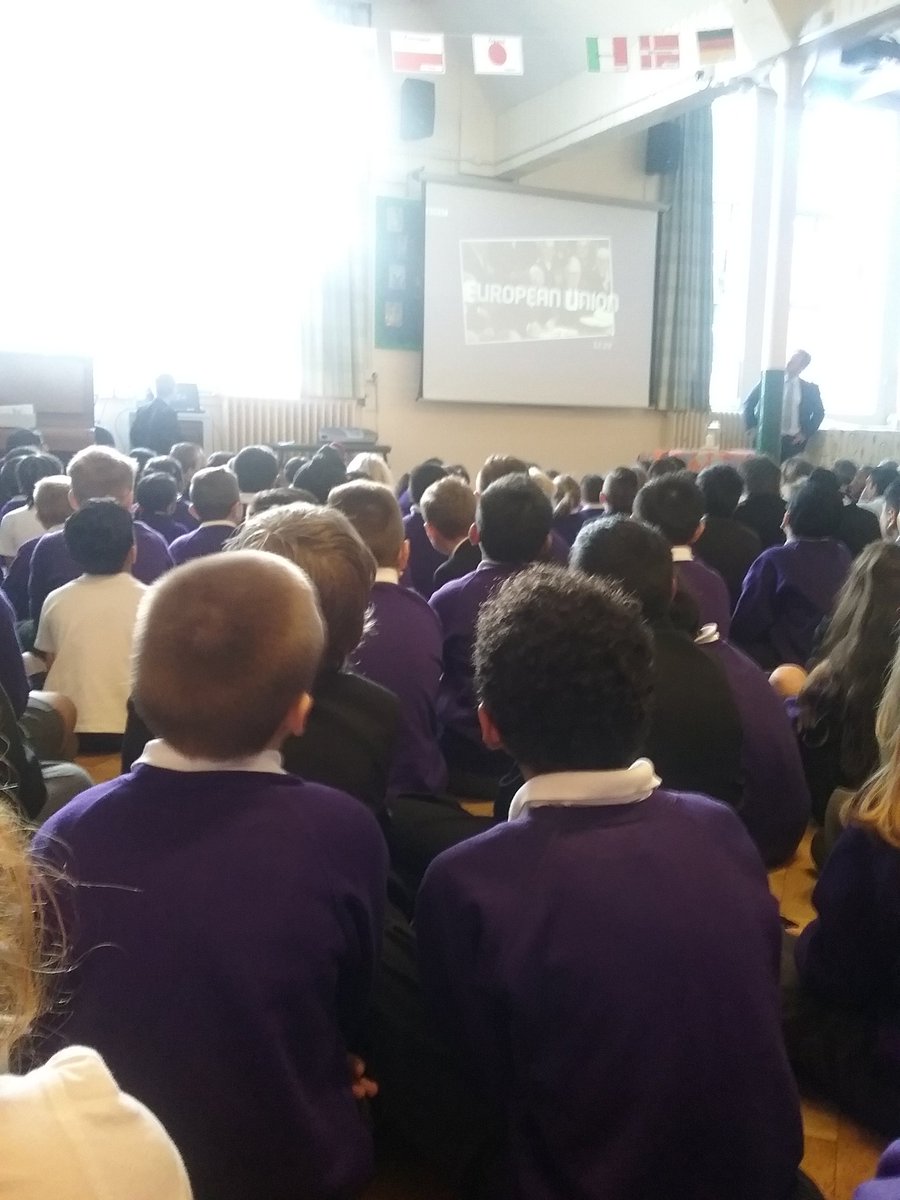 CallumGlazierR2's tweet photo. EU referendum assembly for KS2 ready for @CopperfieldR2 referendum on Friday! #EUDebate #ShouldIStayOrShouldIGo https://t.co/pgrz3vBQRg