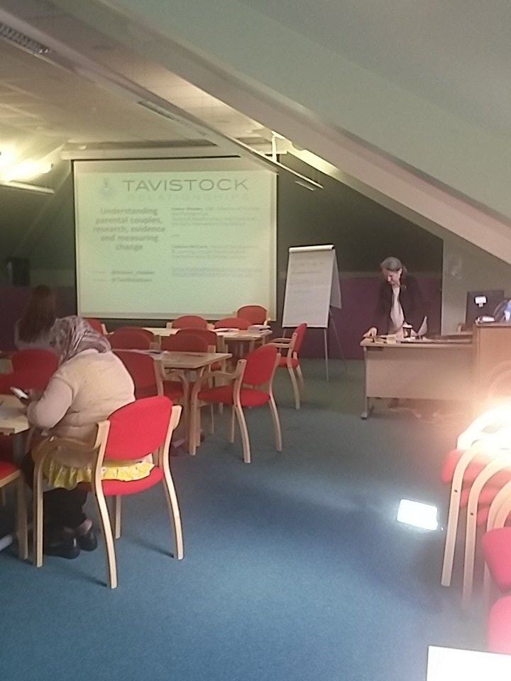 FS_Luton's tweet photo. @honor_rhodes from @TaviRelations setting up for our #parentalrelationships course to #thinkcouple in #luton https://t.co/DYLAu38TZB