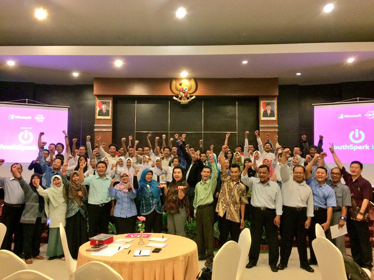 Review Event : Microsoft YouthSpark Ilmu Komputer Yogyakarta Review Event : Microsoft YouthSpark Ilmu Komputer Yogyakarta