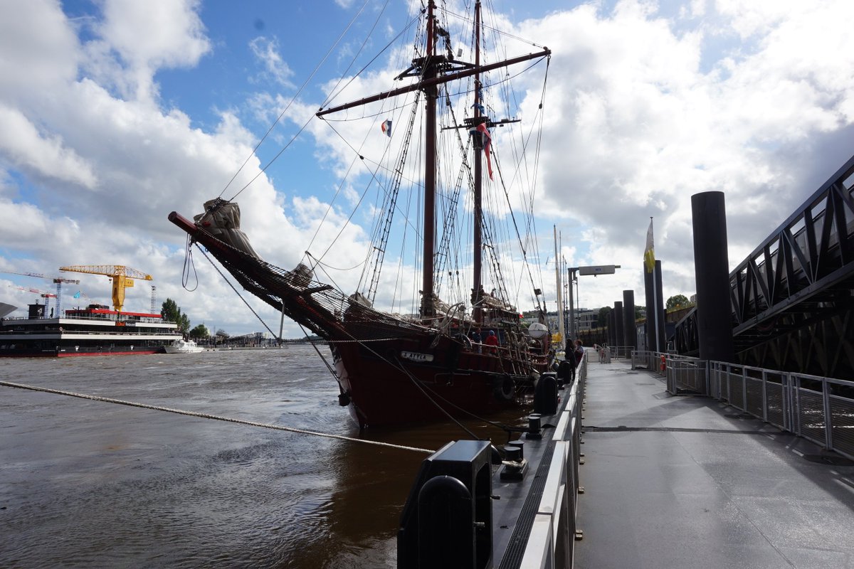 ngenantes's tweet photo. Le magnifique voilier #Atyla amarré au #PontonBelem hier à #Nantes ! ⛵️ https://t.co/5N8OxRsgoB