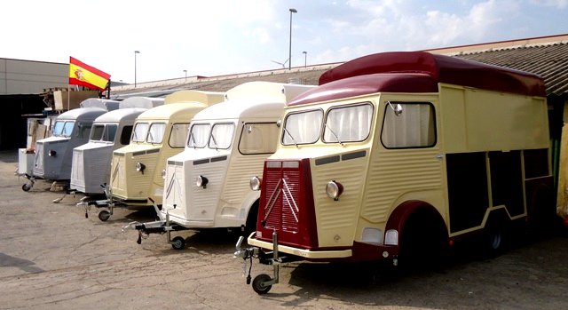 ¡Empezamos la semana así de fuerte!
#foodtrucks #streetroad  #eventos #festivales #ontheroad
retromaniafoodtrucks.com