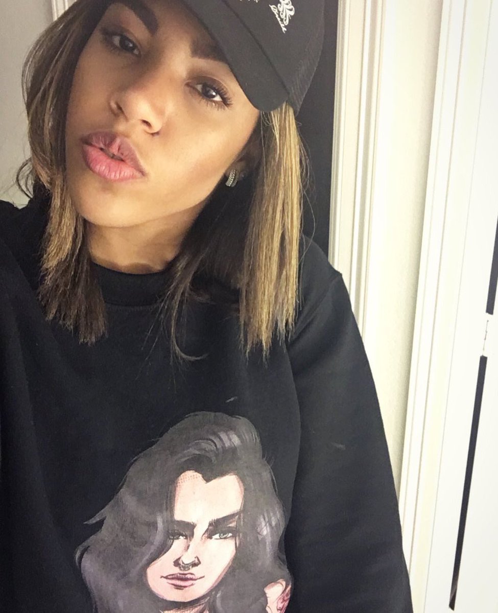 5thRPG's tweet image. Taylor James • Eighteen • Camila Stan • Makes YouTube Videos about 5H. • Friends with Zara and Regan. FC: Alex Schar