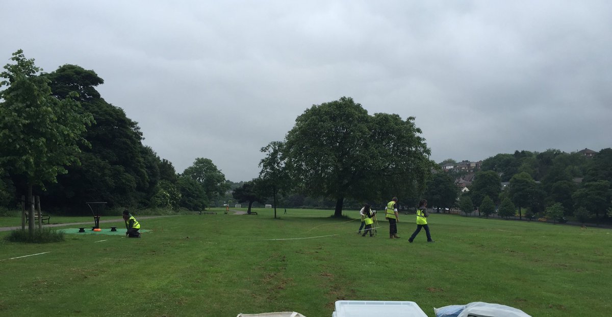KatFnly's tweet image. Resistivity survey over the bandstand - @sheffielduni @UniShefArch students at Firth Park